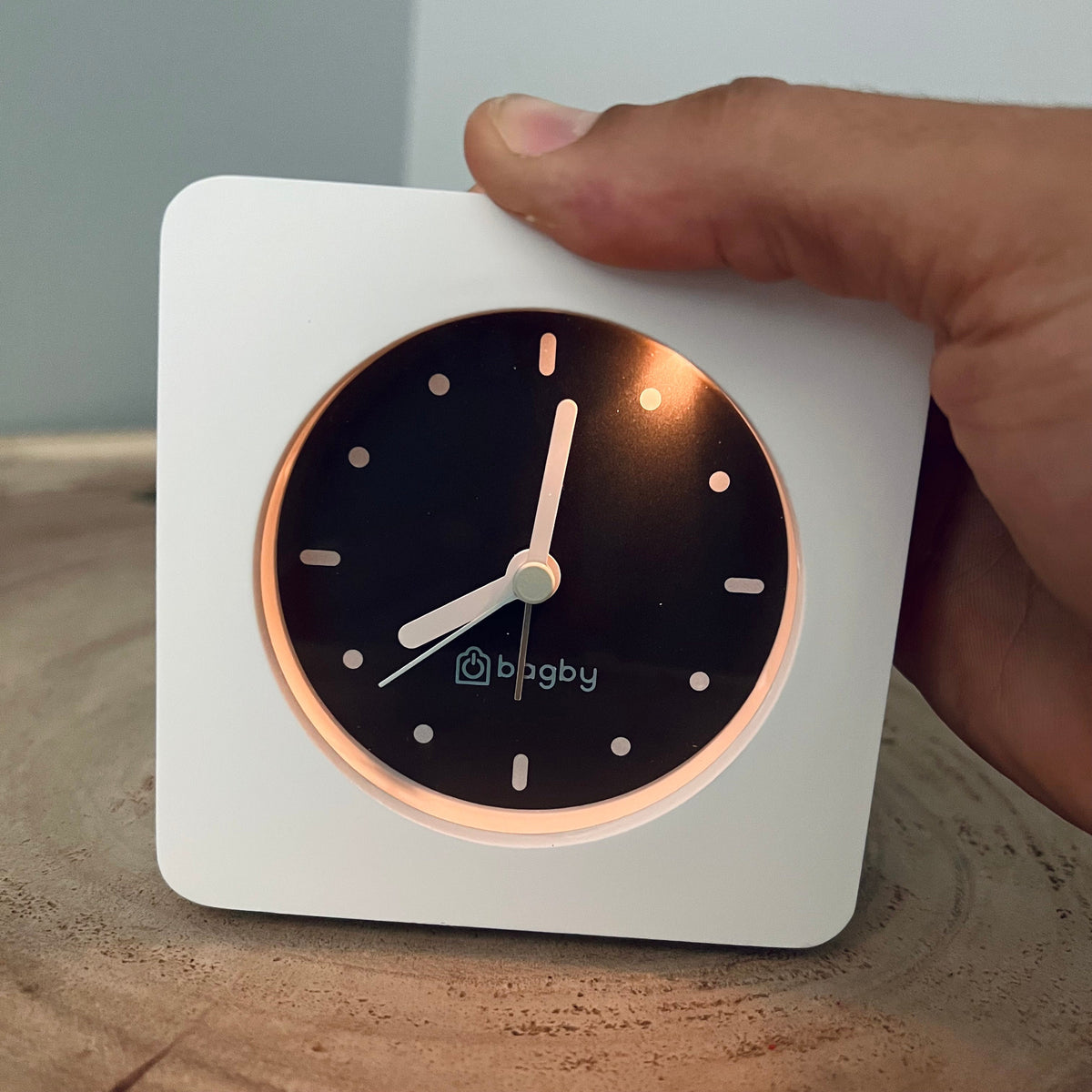 Minimalist White Analog Alarm Clock with Silent Movement and Snooze