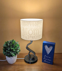 Modern Minimalist Desk Lamp - Sculptural Lighting for Elegant Spaces