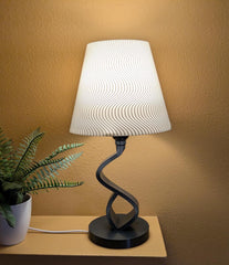 Modern Minimalist Desk Lamp - Sculptural Lighting for Elegant Spaces